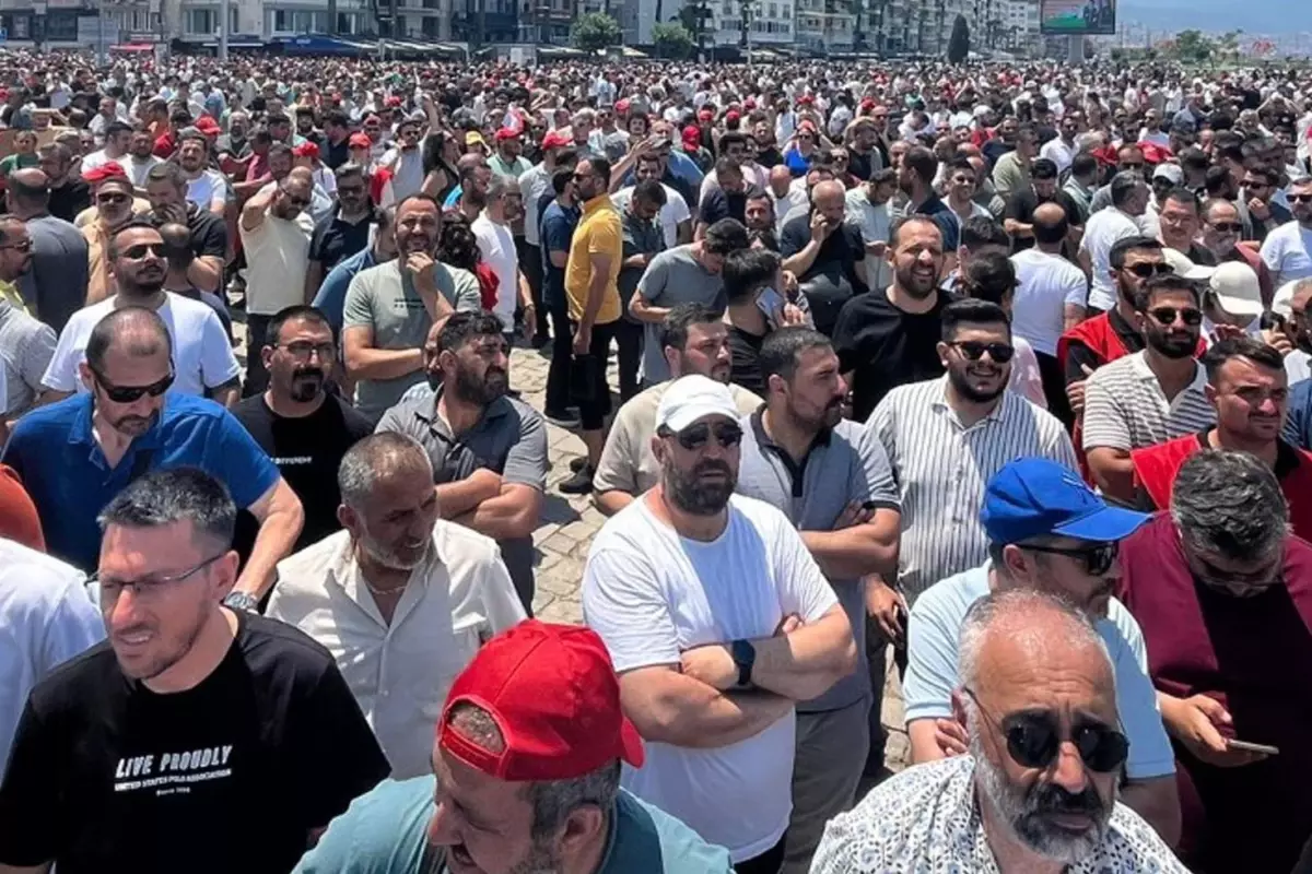 İzmir\'deki grev kaosu! Belediye 59 bin TL veriyor, sendika 82 bin TL istiyor