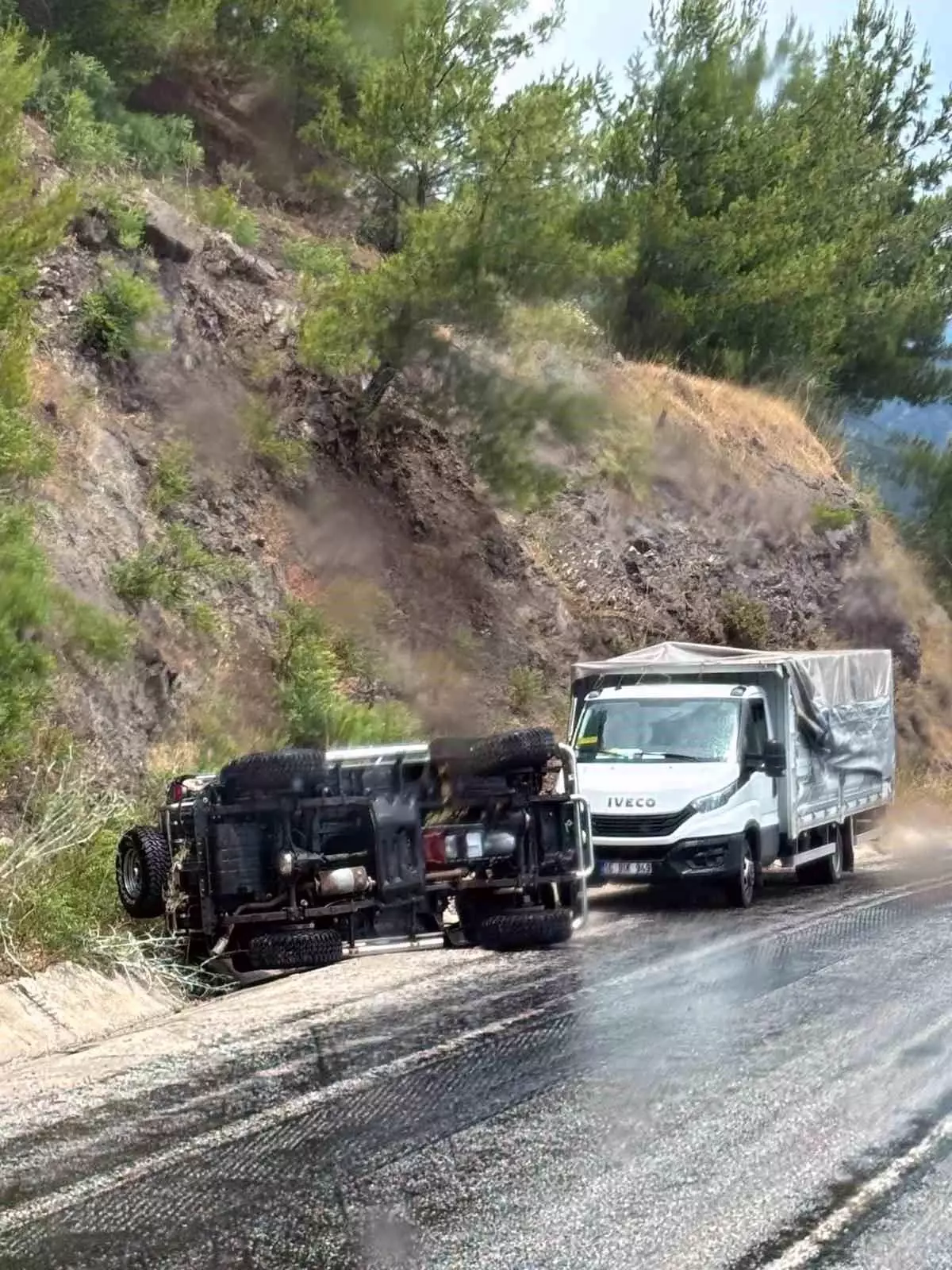 Marmaris-Datça Yolunda Kaza: İki Yaralı