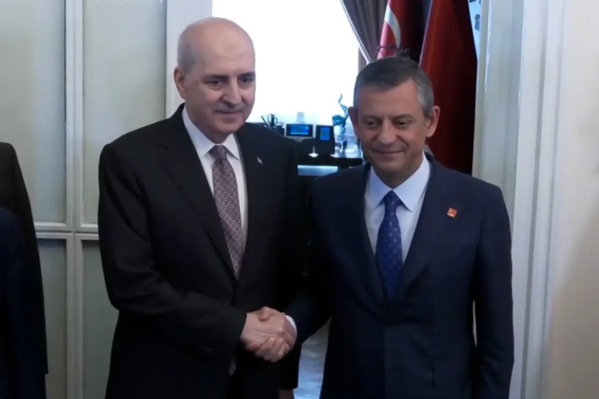 Meclis Başkanı Kurtulmuş Özgür Özel\'i ziyaret etti