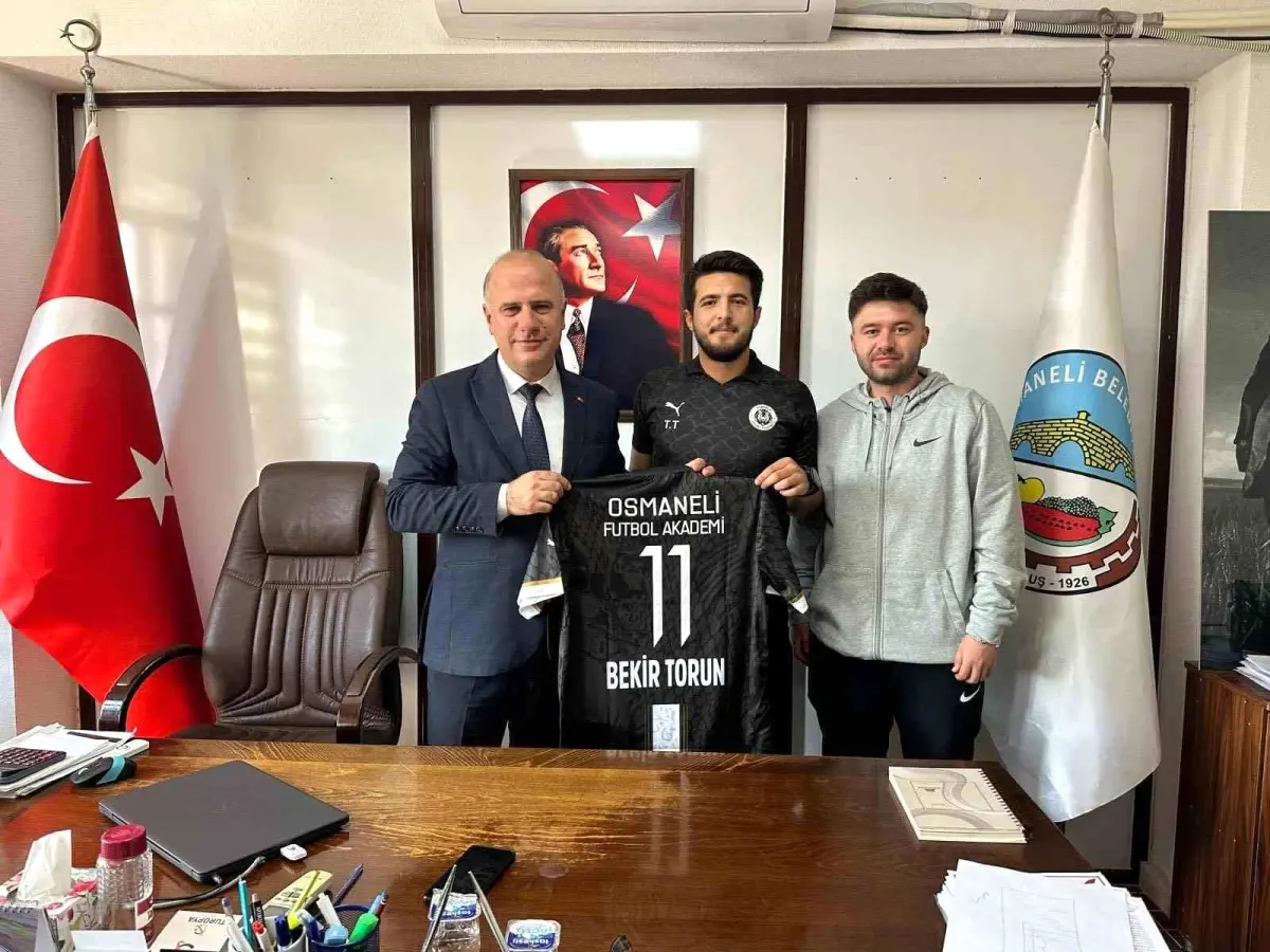 Osmaneli Akademi Spor Kulübü\'nden Belediye Başkanı Torun\'a Ziyaret