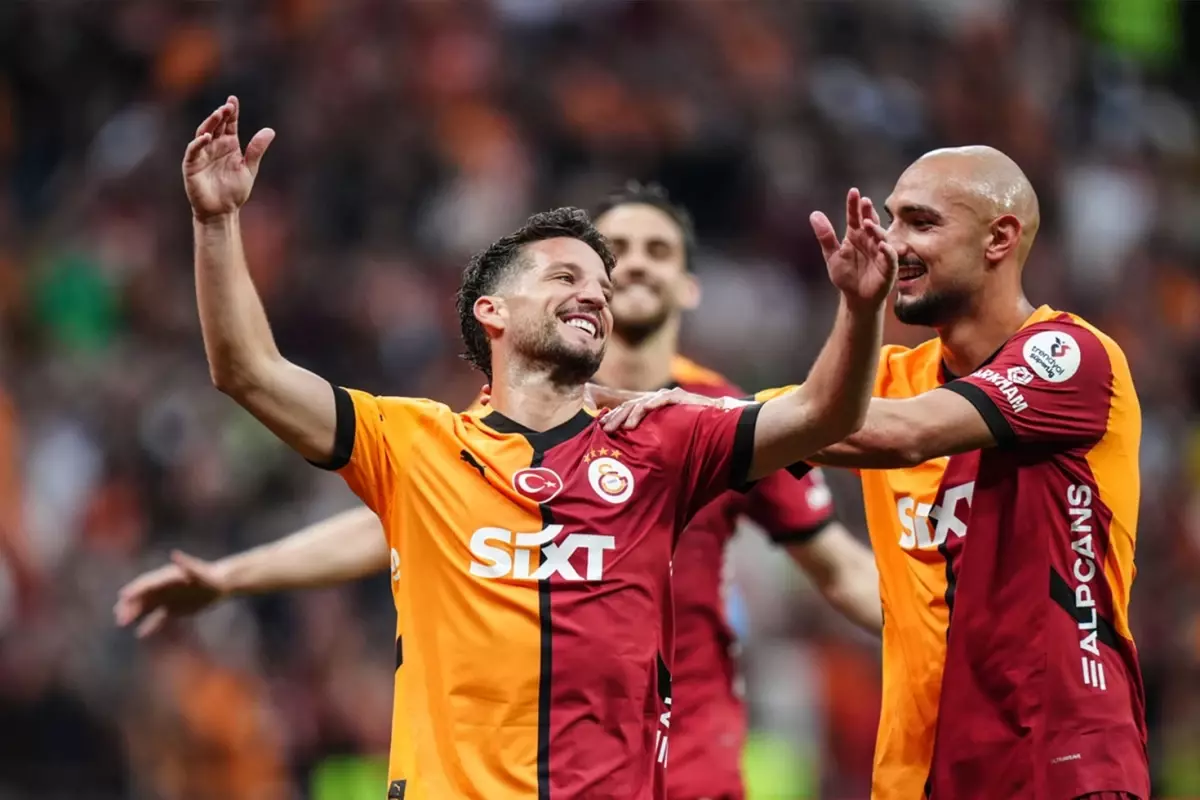 Şampiyon Galatasaray, ligin son maçında RAMS Başakşehir\'i mağlup etti