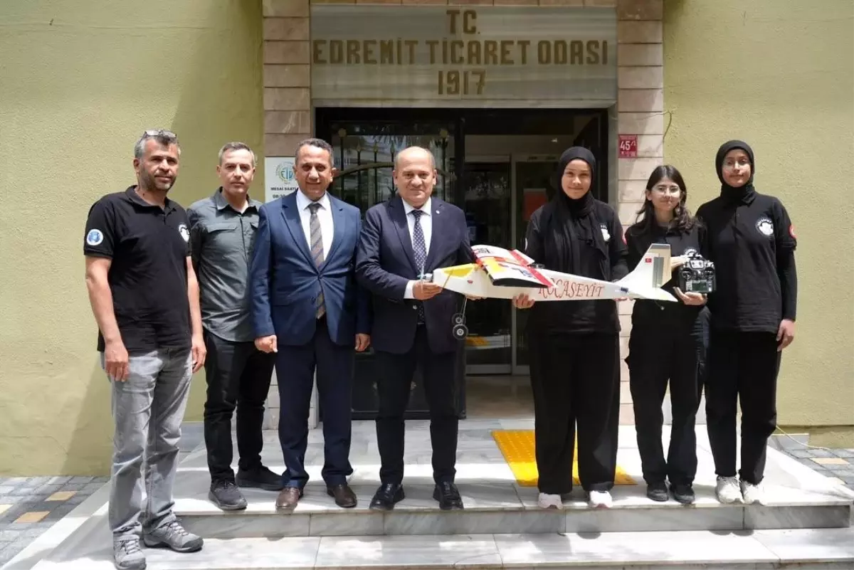 Edremit\'ten Robot Yarışmasında Başarı!