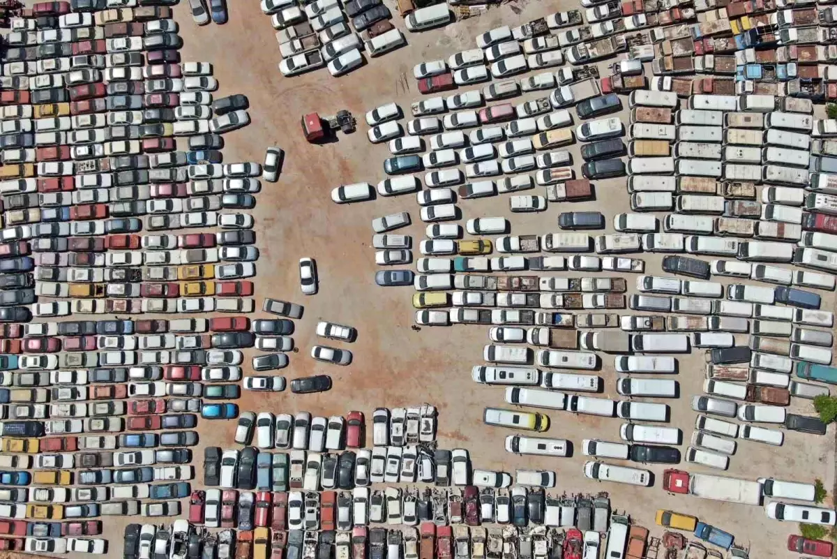 Antalya\'da Terkedilmiş Araç Sorunu