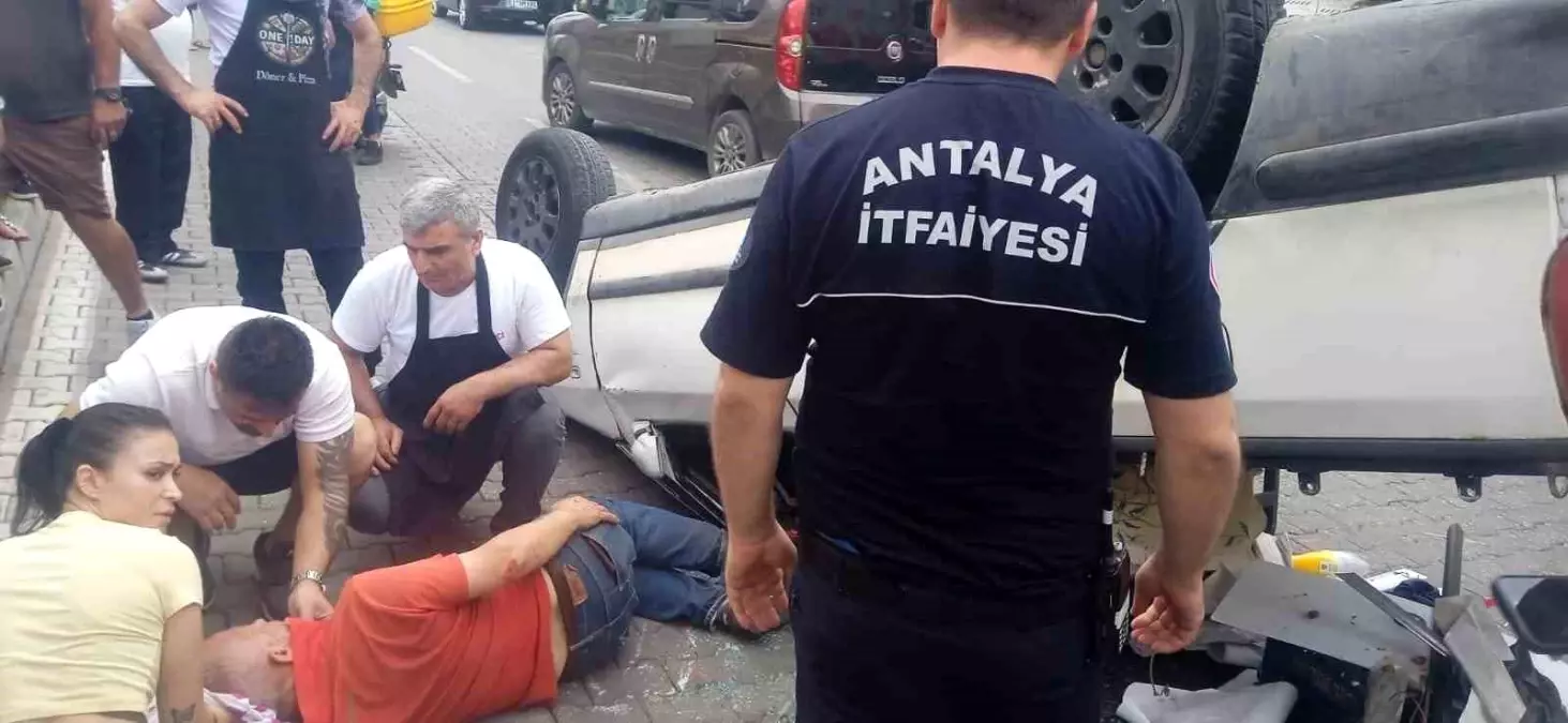 Alanya\'da Trafik Kazası: Kamyonet Takla Attı