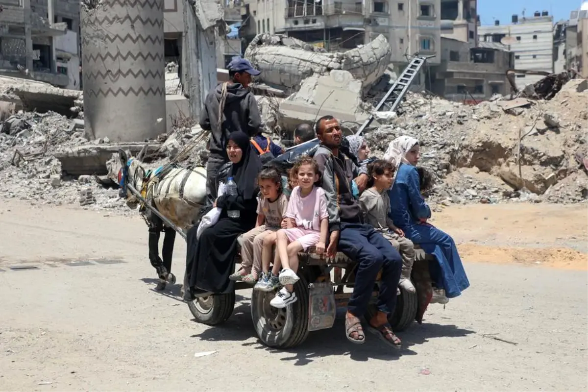 Gazze\'de İsrail Saldırıları Devam Ediyor