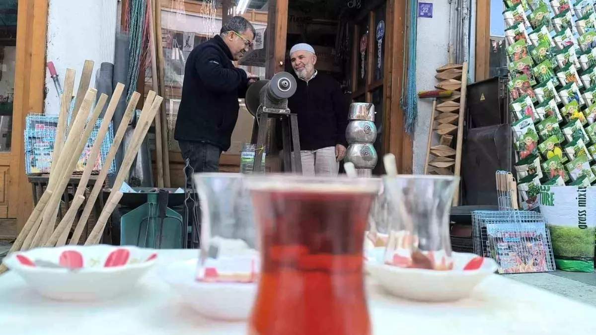 Kırşehir\'de Bıçak Bileyicileri Bayram İçin Yoğunlaşıyor