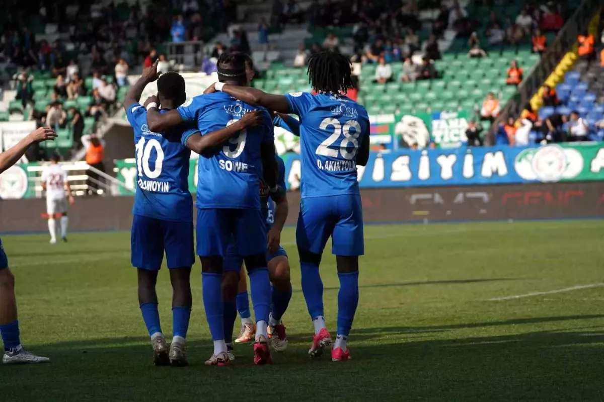 Rizespor Süper Lig\'de 800. Maçını Oynadı
