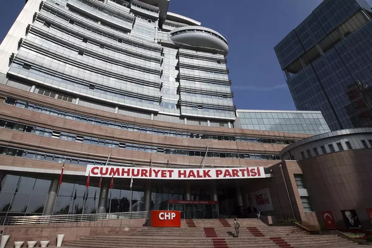 İBB\'ye yönelik 5. dalga operasyonunun ardından CHP olağanüstü toplanıyor