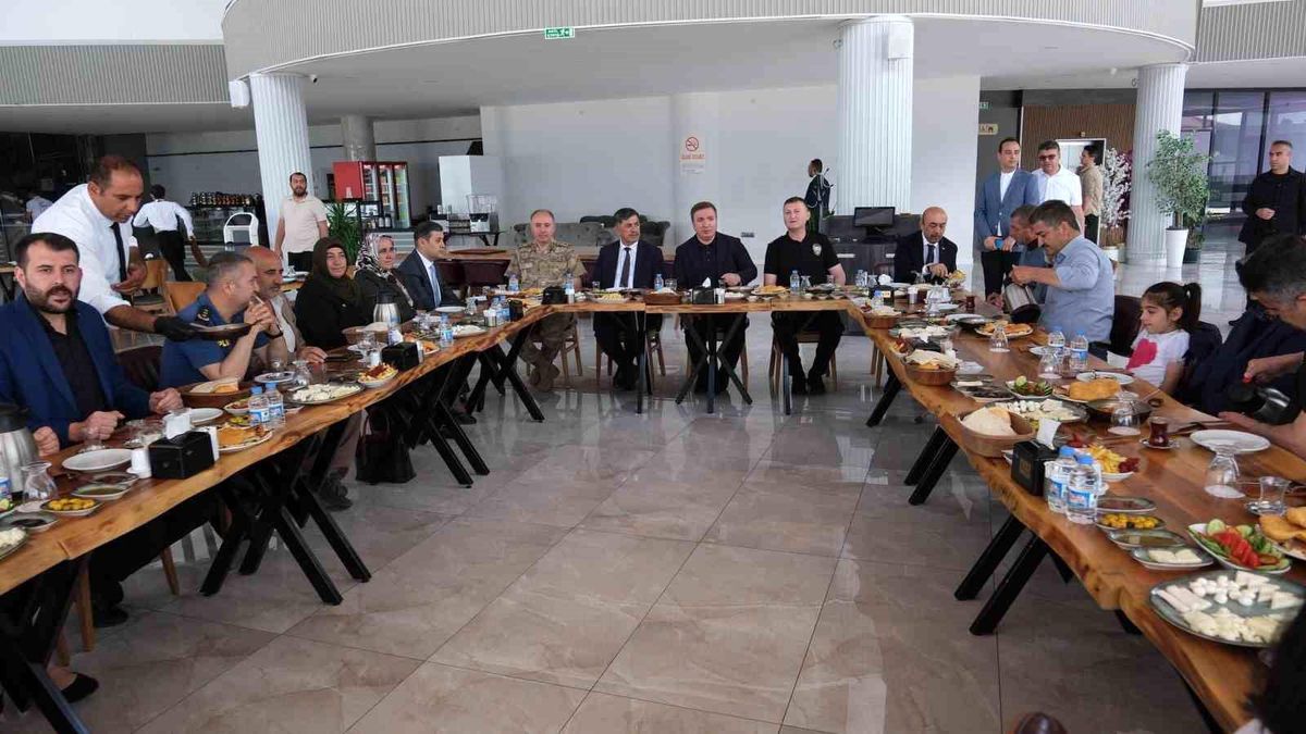 Şehit aileleri onuruna kahvaltı programı düzenlendi