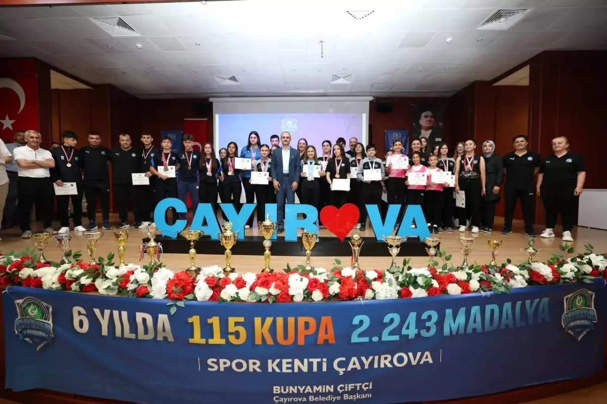 Çayırova Belediyesi Eğitim Spor Kulübü, 2024-2025 Sezonunu 10 Kupa ve 160 Madalyayla Tamamladı
