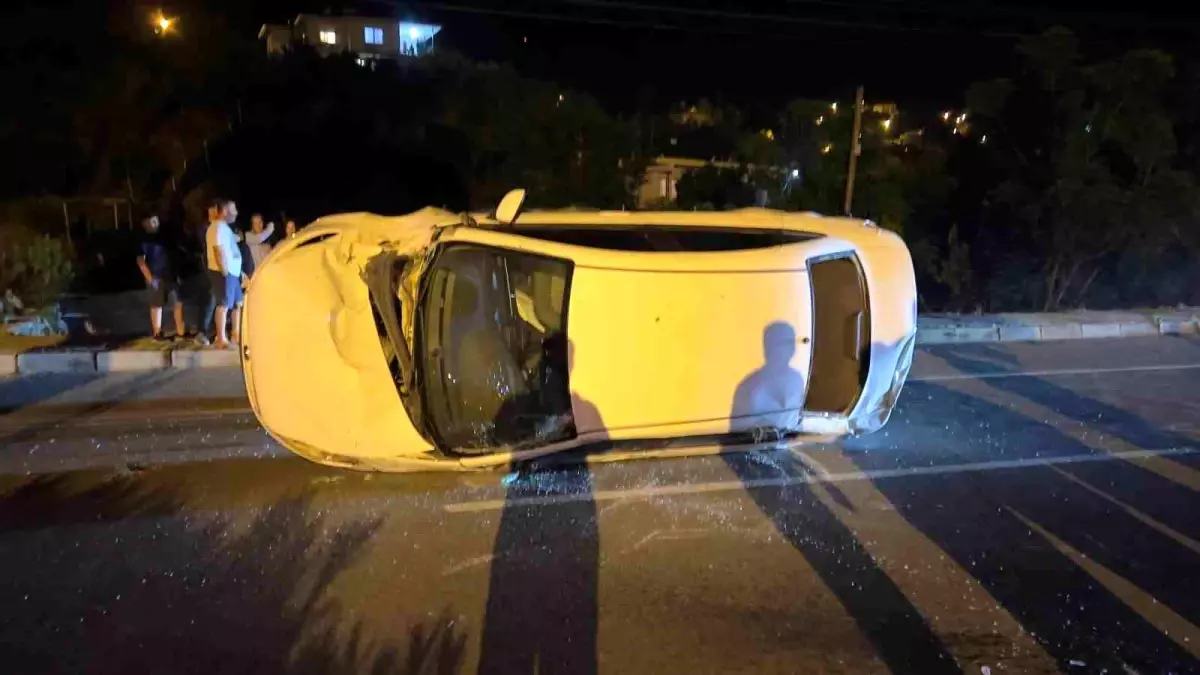 Antalya\'da Kaza: Sürücü Yaralı Kurtuldu