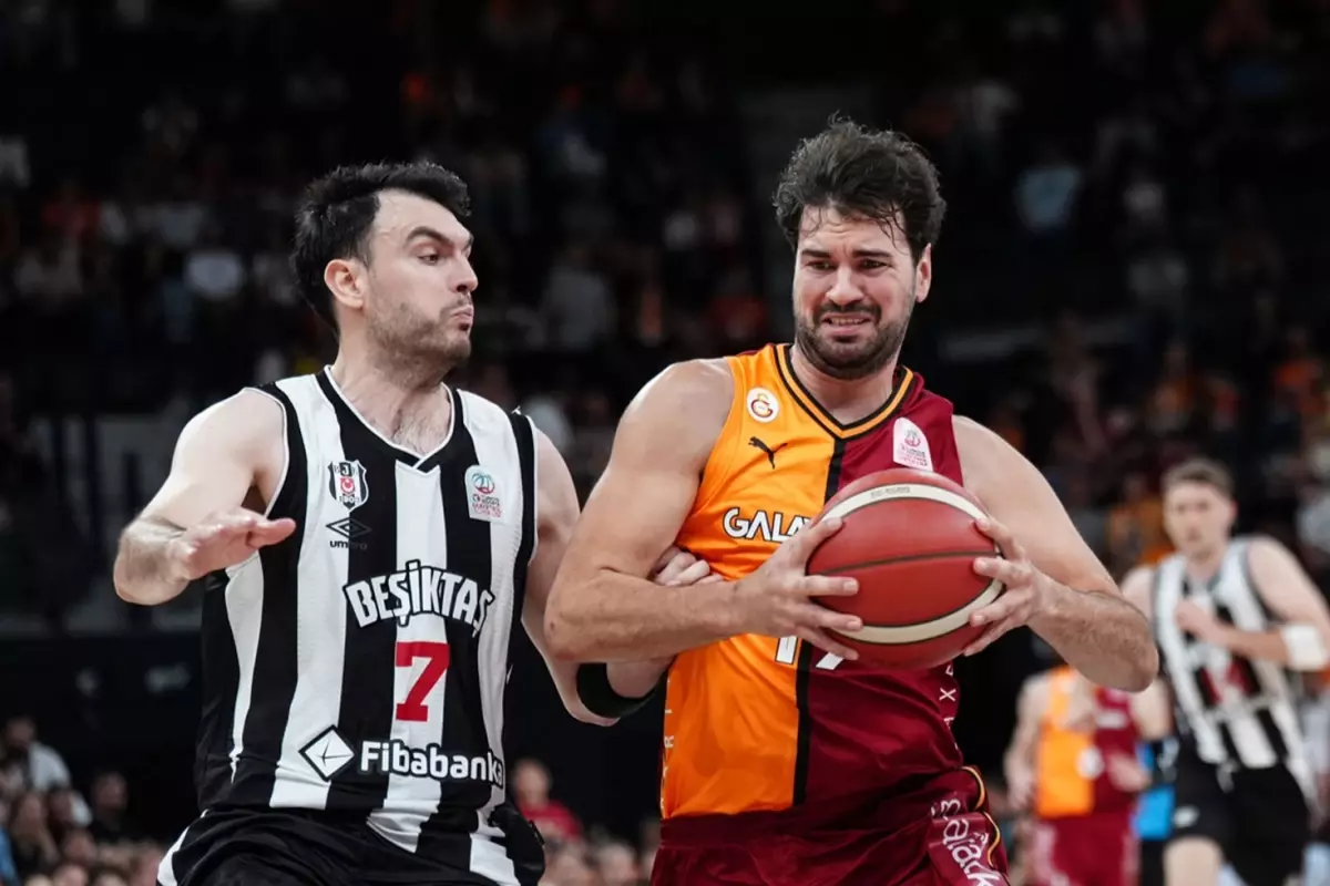 Beşiktaş Fibabanka\'dan Galatasaray\'a 22 sayı fark! Seride durum 2-0 oldu