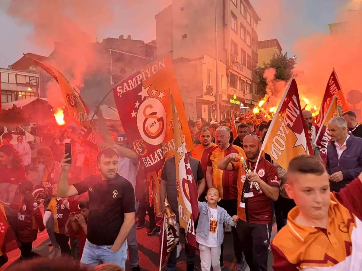 Hayrabolu\'da Galatasaray Şampiyonluğu Coşkusu