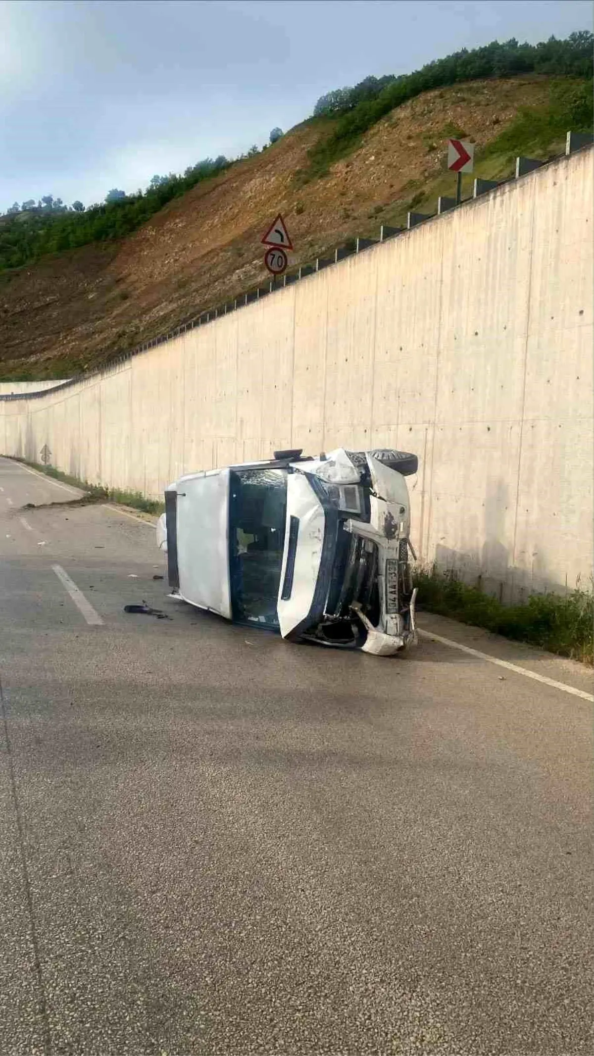 Tokat\'ta Minibüs Devrildi: 10 Yaralı