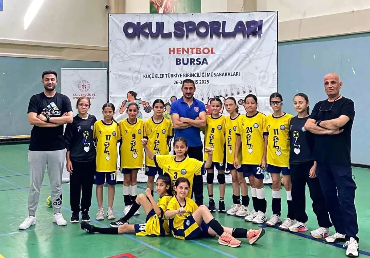 Antalya\'nın Kız Hentbol Takımı Türkiye Şampiyonu Oldu