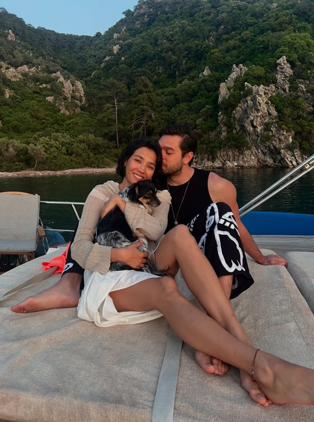 Aybüke Pusat'ın sevgilisiyle tatil pozları! Yeni imajı dikkat çekti Aybüke Pusat'ın sevgilisiyle tatil pozları! Yeni imajı dikkat çekti
