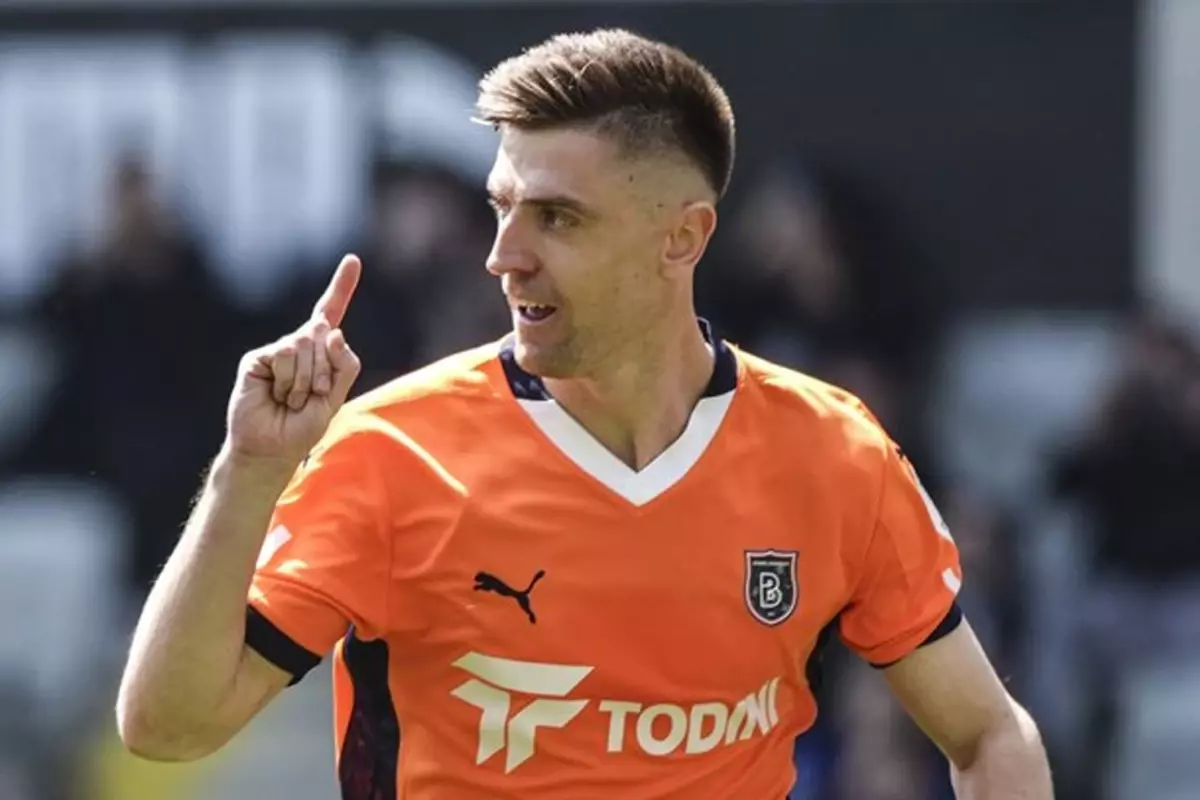 Başakşehir, Piatek\'in Al Duhail\'e transferini açıkladı