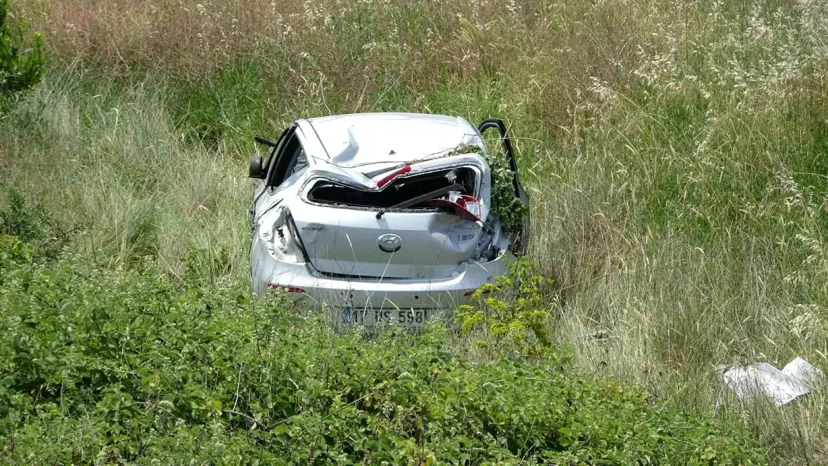 Çanakkale\'de Kaza: Araç Takla Attı