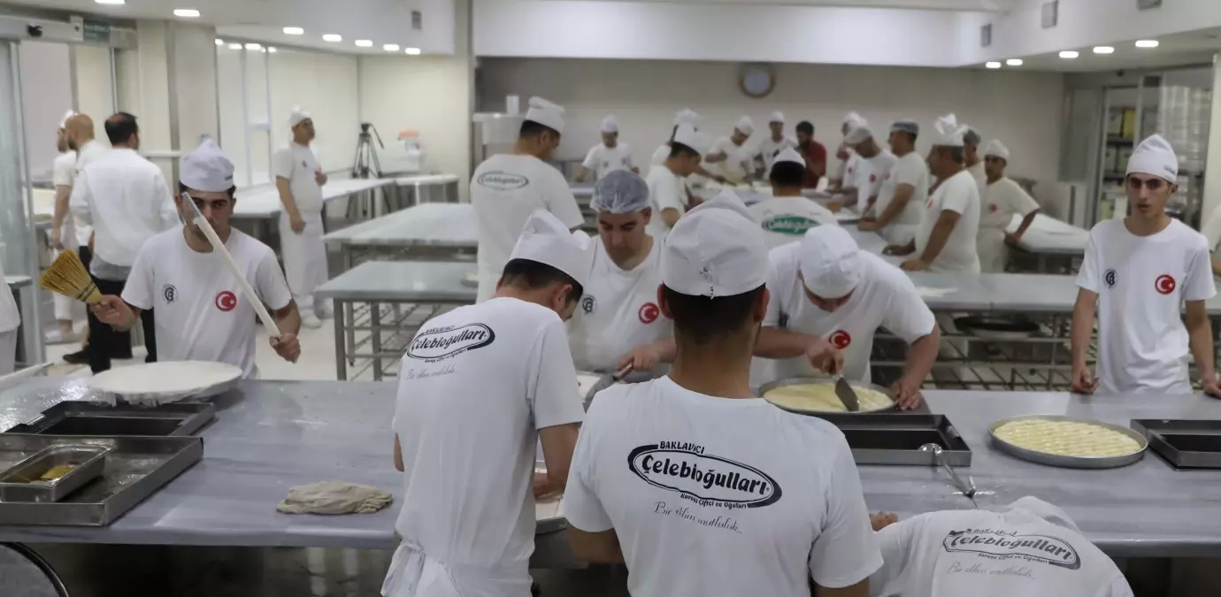 Gaziantep\'te Baklava Üretimi Kurban Bayramı İçin İki Kat Arttı