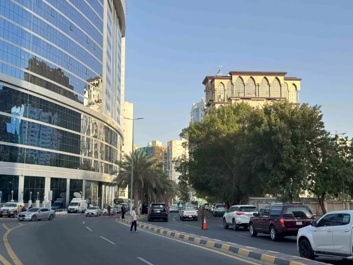 Suudi Arabistan\'da Hac Vizesi Kontrolü Sıkılaştı