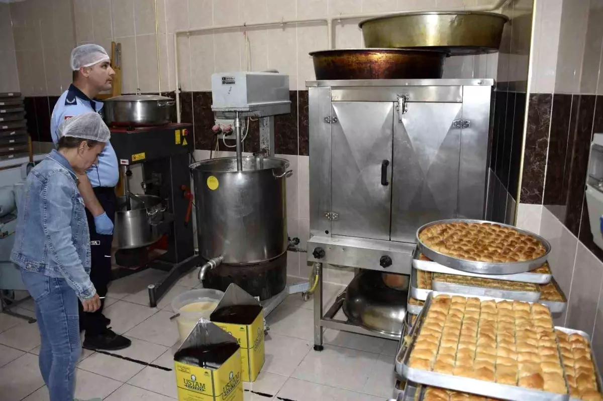 Karacabey\'de Bayram Öncesi Geniş Kapsamlı Gıda Denetimleri