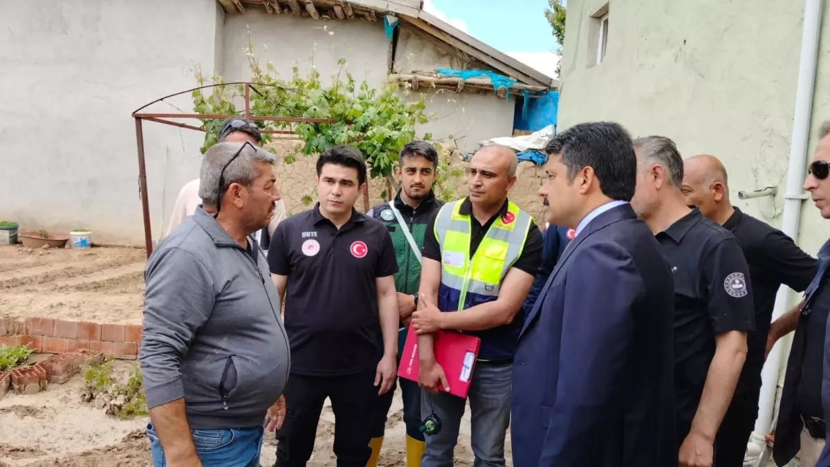 Kırşehir\'de Sel Felaketi: 1 Ev Yıkıldı