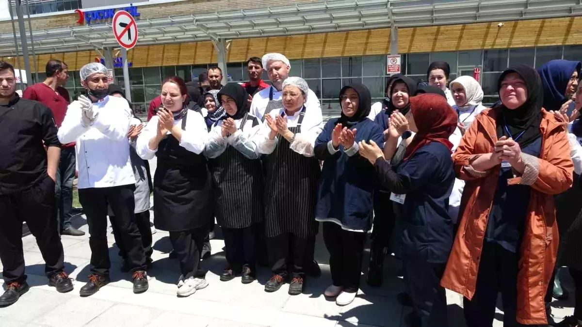 Kütahya Hastanesi\'nde Maaş Eylemi