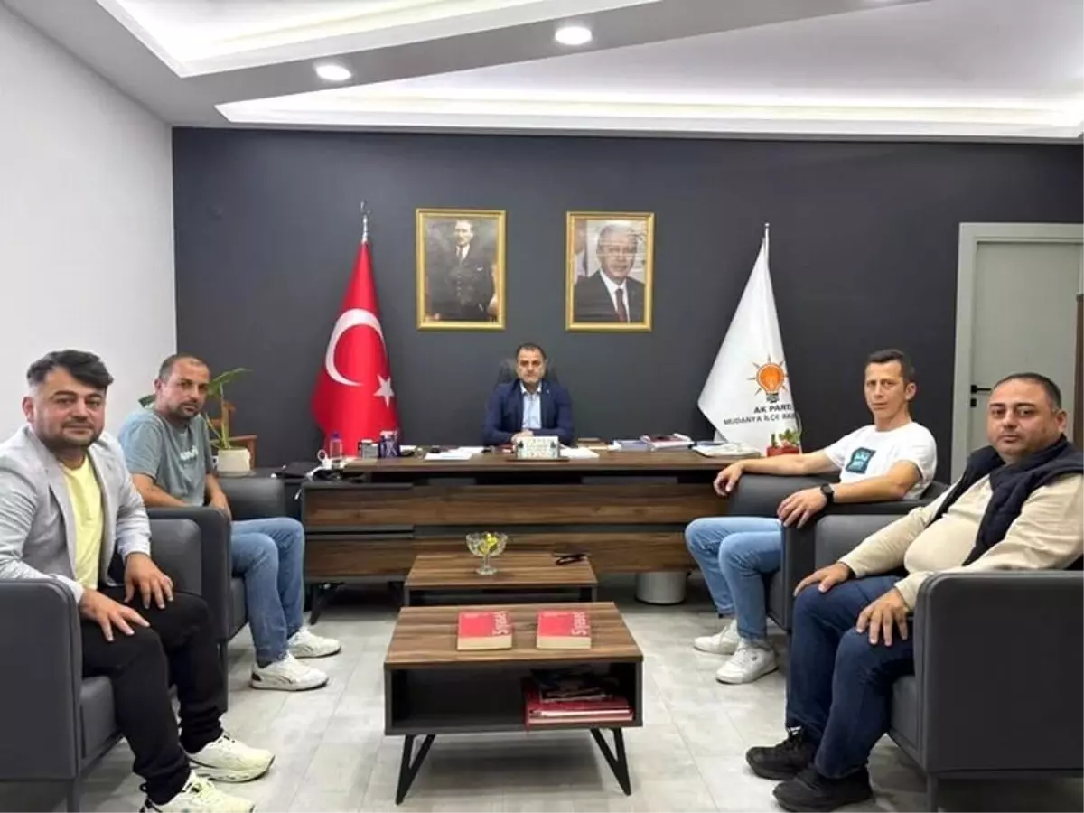 Mudanya Belediyesi\'nde İşten Çıkarılan Güvenlik Görevlilerine Tepki