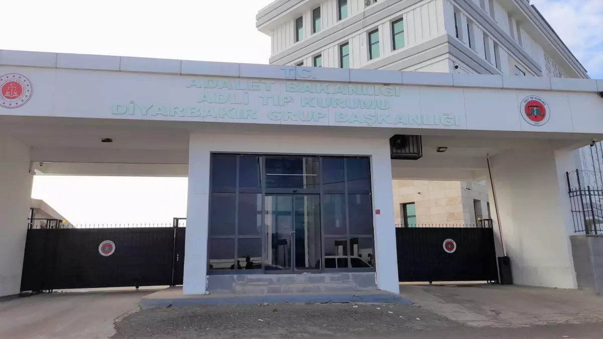 Üniversiteli Sena\'nın intihar notunda işaret ettiği araştırma görevlisi, görevden uzaklaştırıldı