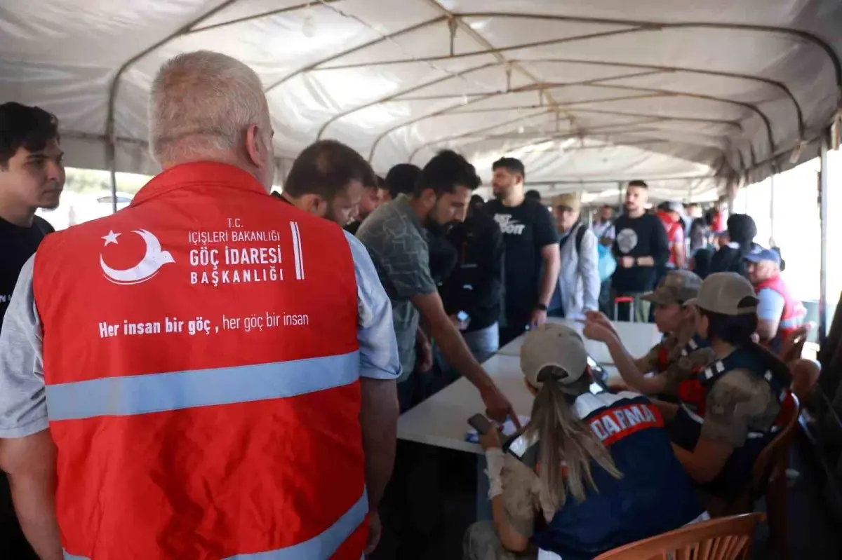 Suriyeliler Bayram için Ülkelerine Dönüyor