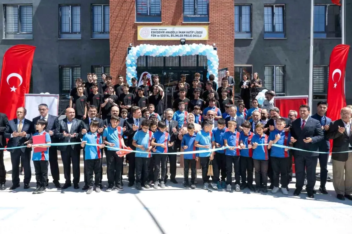 Eskişehir\'de Yeni İmam Hatip Lisesi Açıldı