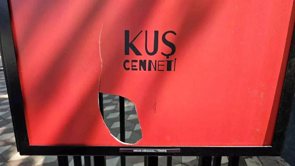 Afiş Sergisi Tahrip Edildi