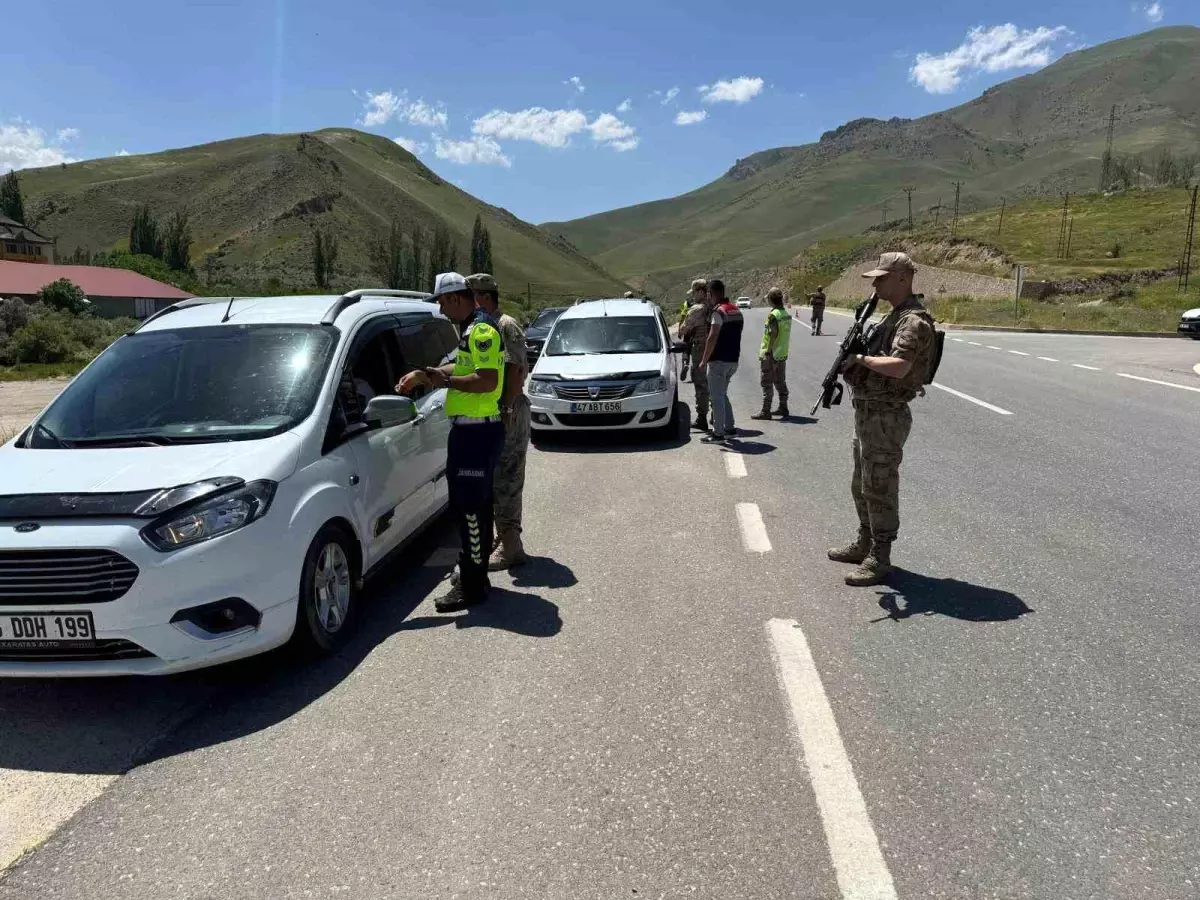 Hakkari\'de Trafik Denetimleri Artıyor