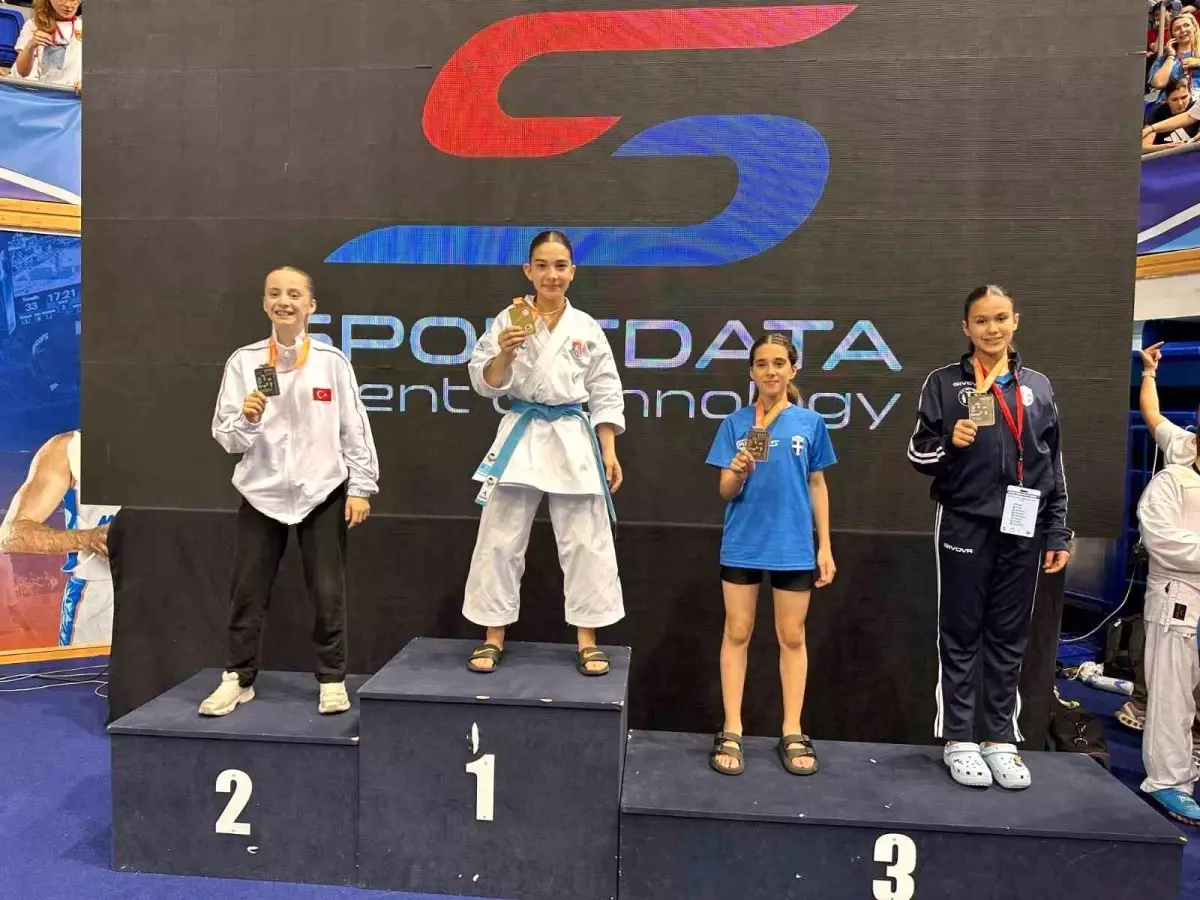 Balkan Karate Şampiyonası\'nda Zeynep Naz İkincilik Elde Etti