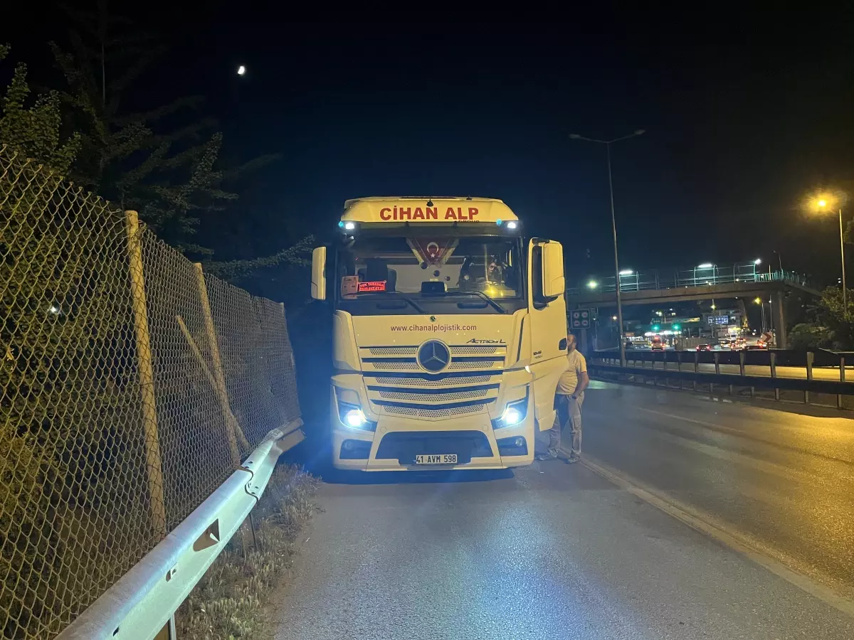 Motosiklet TIR\'a Çarptı, Sürücü Hayatını Kaybetti