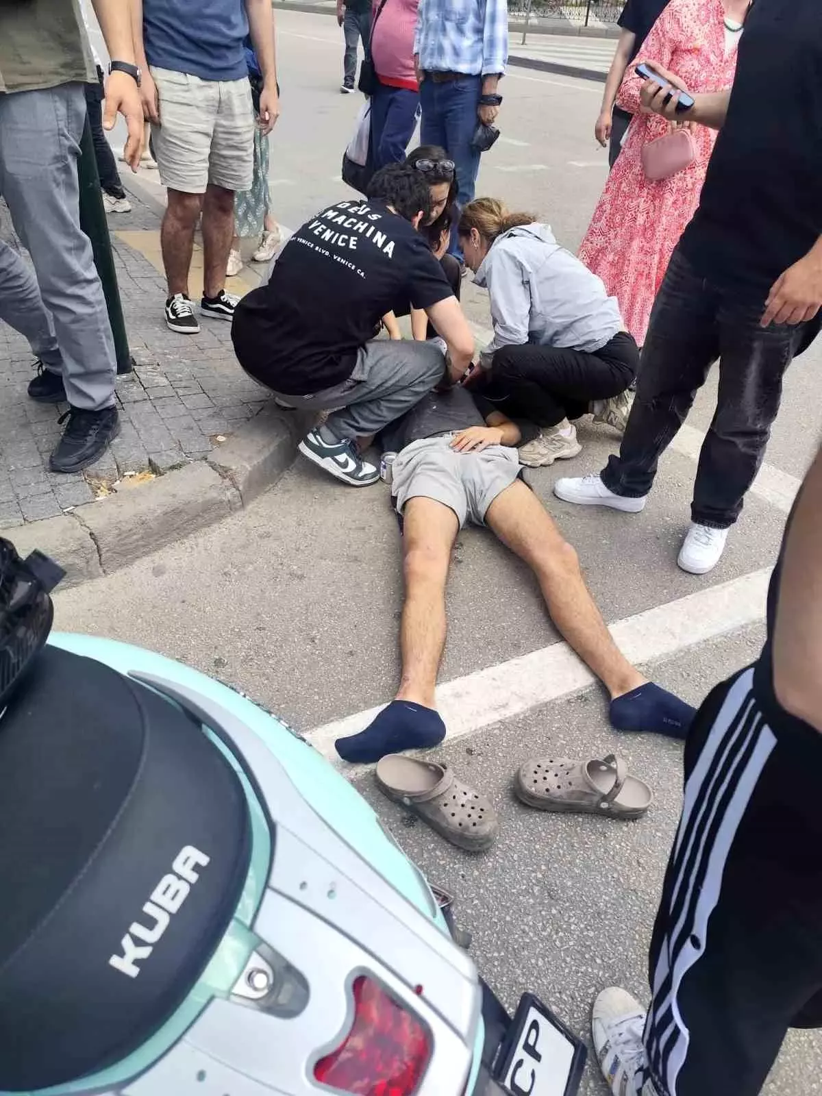 Bursa\'da Trafik Kazası: 2 Motosikletli Yaralandı