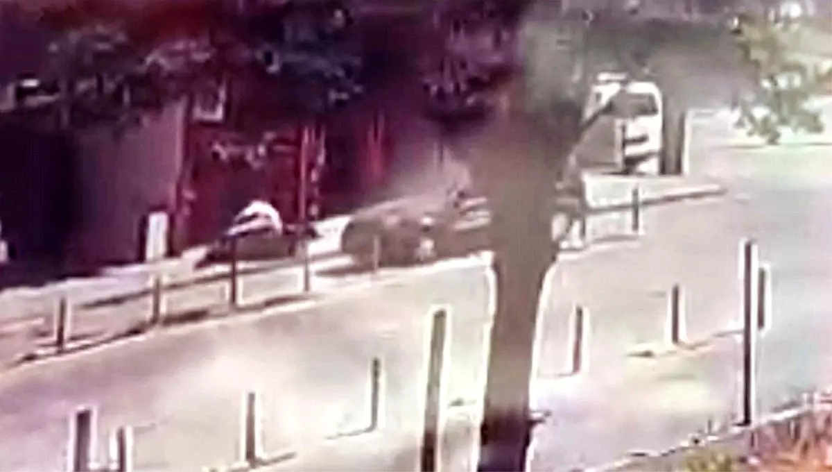 İnegöl\'de Motosiklet Kazası: Sürücü Yaralandı