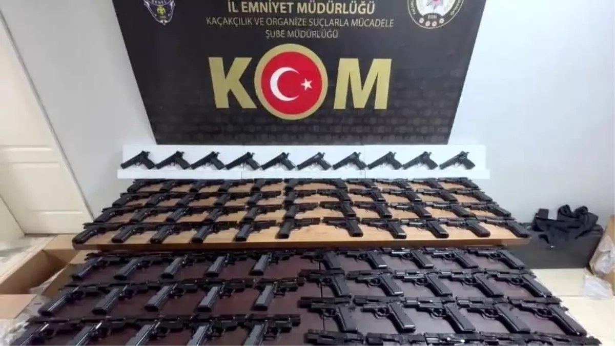Sakarya\'da 5 Milyon Lira Değerinde Silah Ele Geçirildi