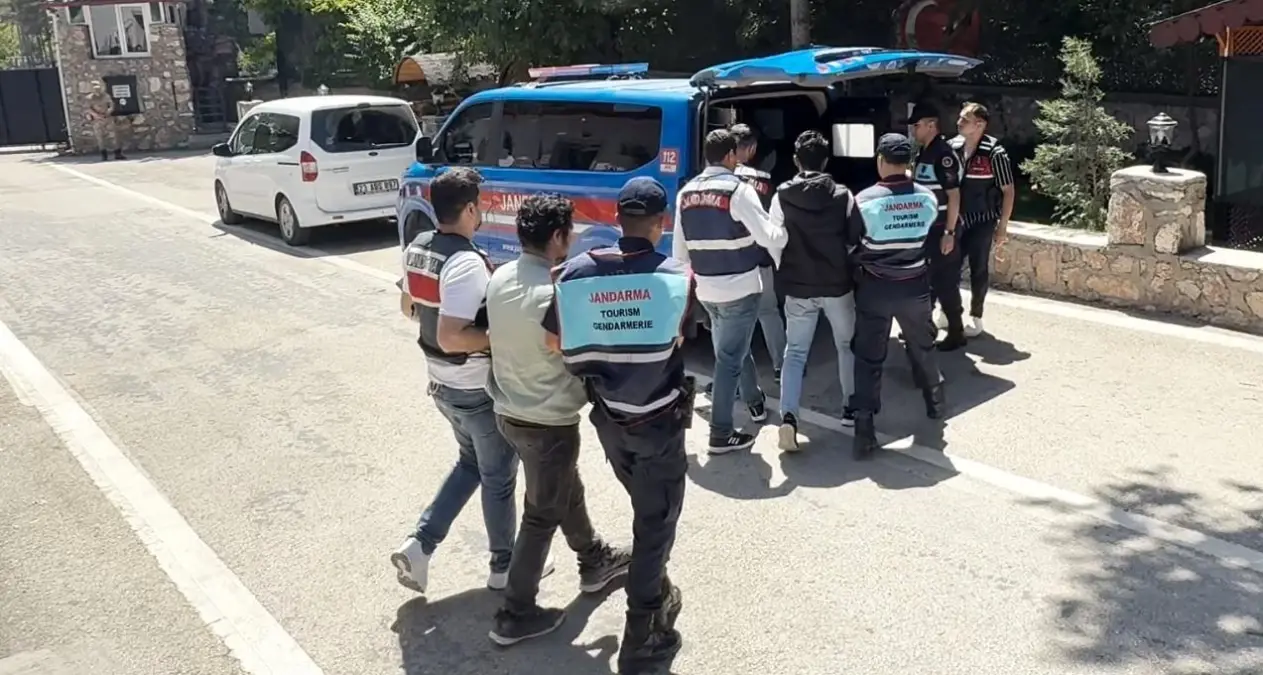 Elazığ\'da Dolandırıcılık Operasyonu: 3 Şüpheli Yakalandı