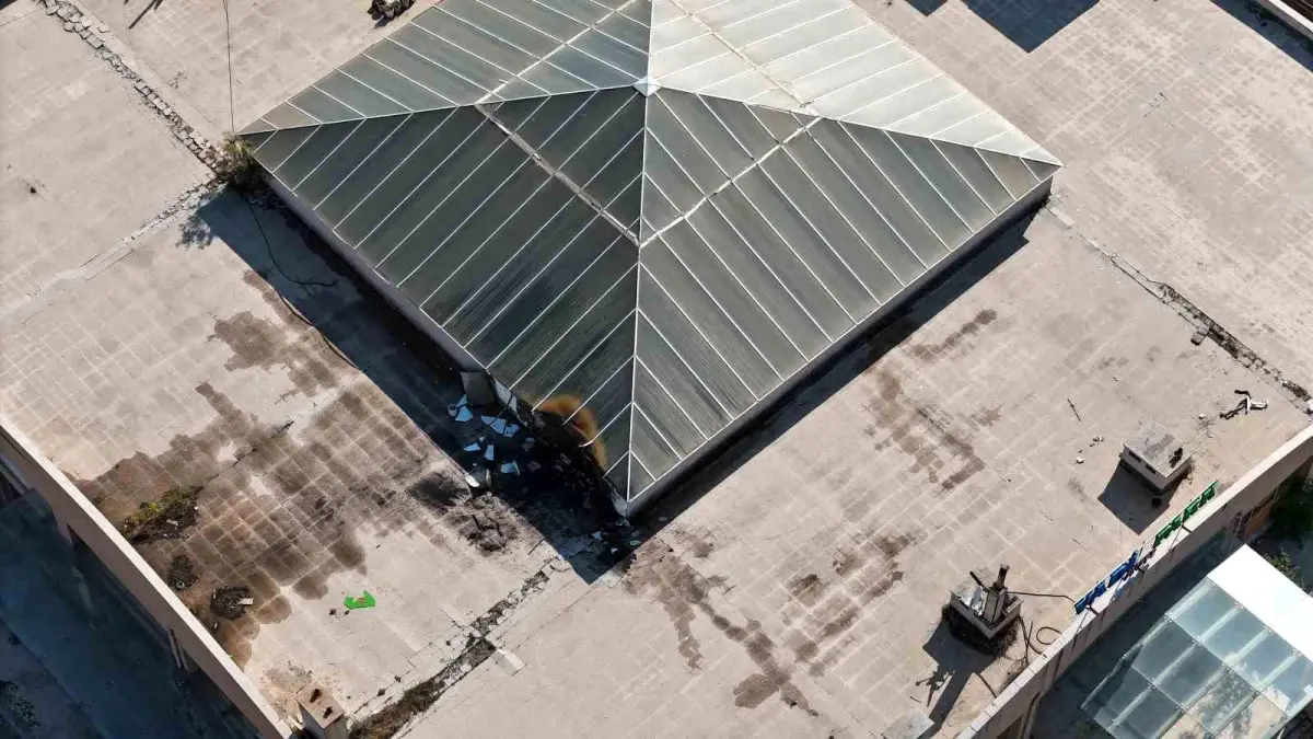 Eskişehir\'de Alışveriş Merkezinde Yangın