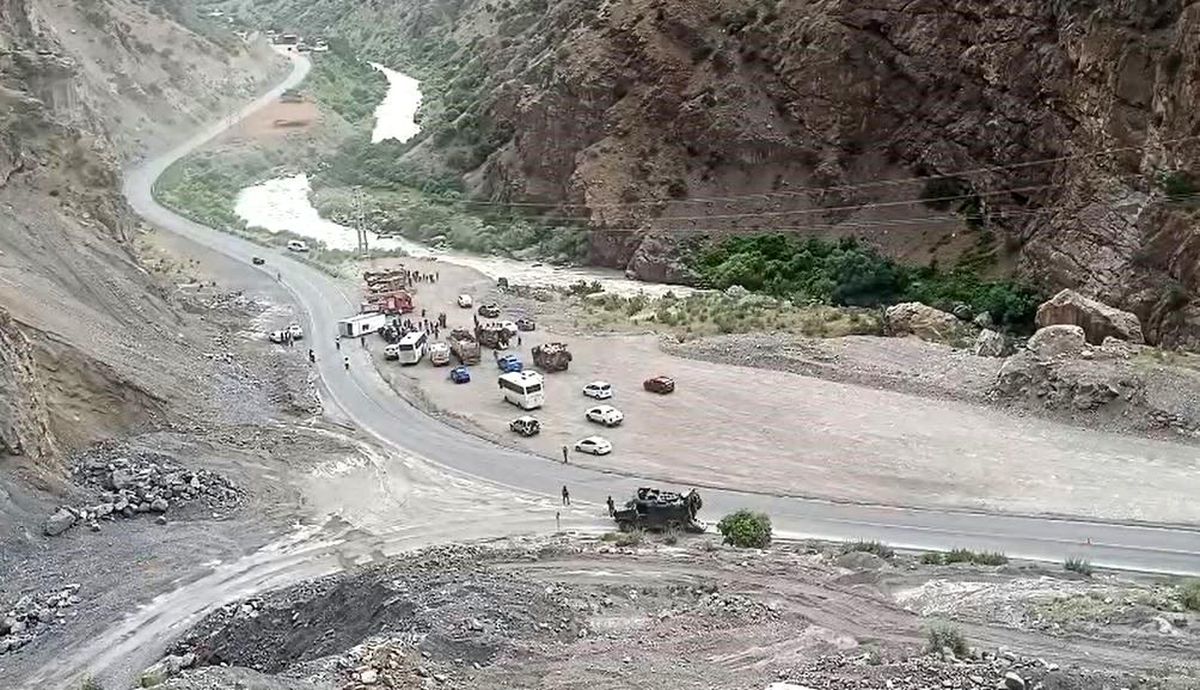 Hakkari\'de Midibüs Devrildi: 6 Asker Yaralı