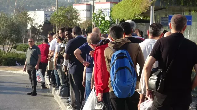 İzmir grevinde kaos büyüyor! Görüşme yolu kapandı İzmir grevinde kaos büyüyor! Görüşme yolu kapandı