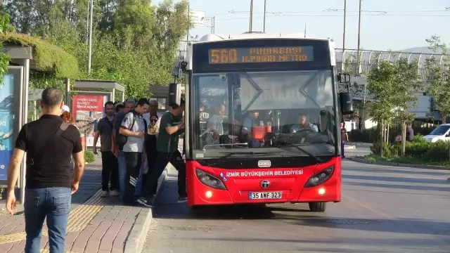 İzmir grevinde kaos büyüyor! Görüşme yolu kapandı İzmir grevinde kaos büyüyor! Görüşme yolu kapandı
