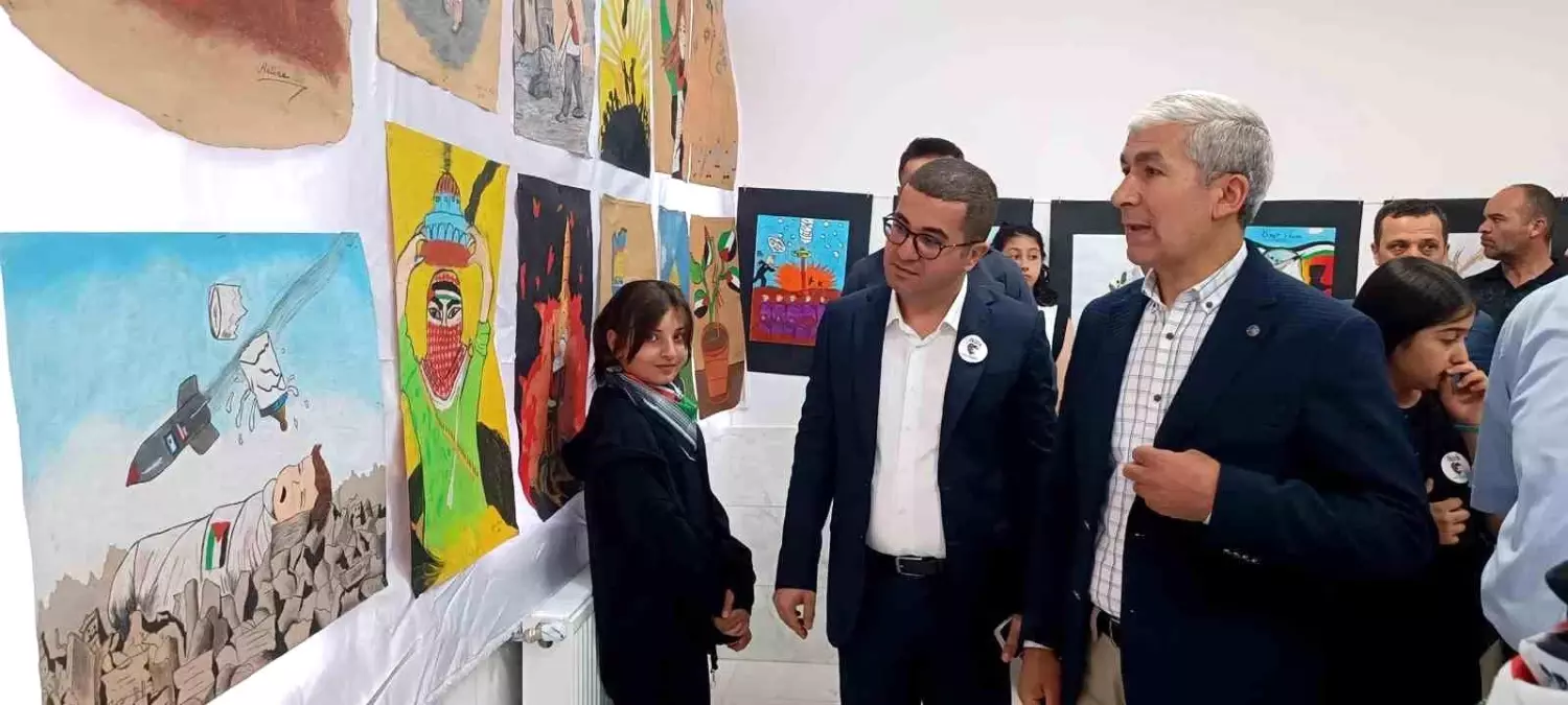Kağızman\'da \'Filistin\' Temalı Resim Sergisi Açıldı