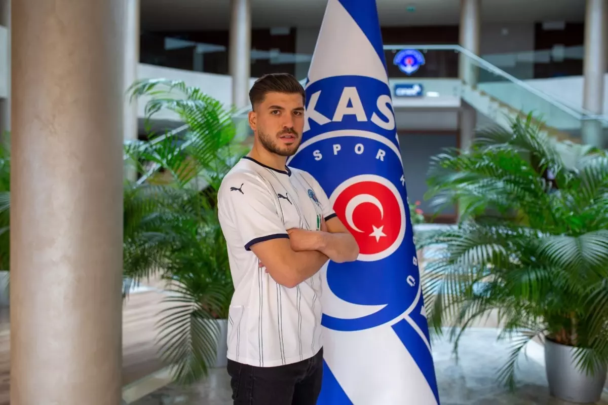 Gökhan Gül\'e İlgiler Artıyor