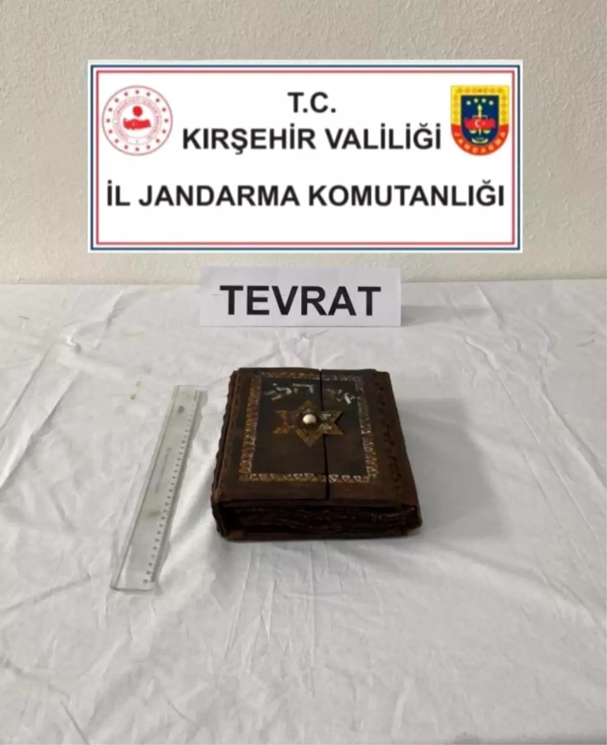 Kırşehir\'de 700 Yıllık El Yazması Tevrat Ele Geçirildi