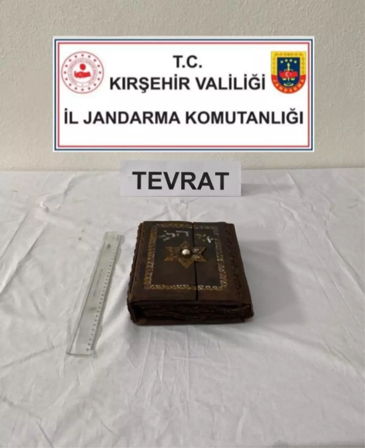 Kırşehir\'de 700 Yıllık Tevrat Ele Geçirildi