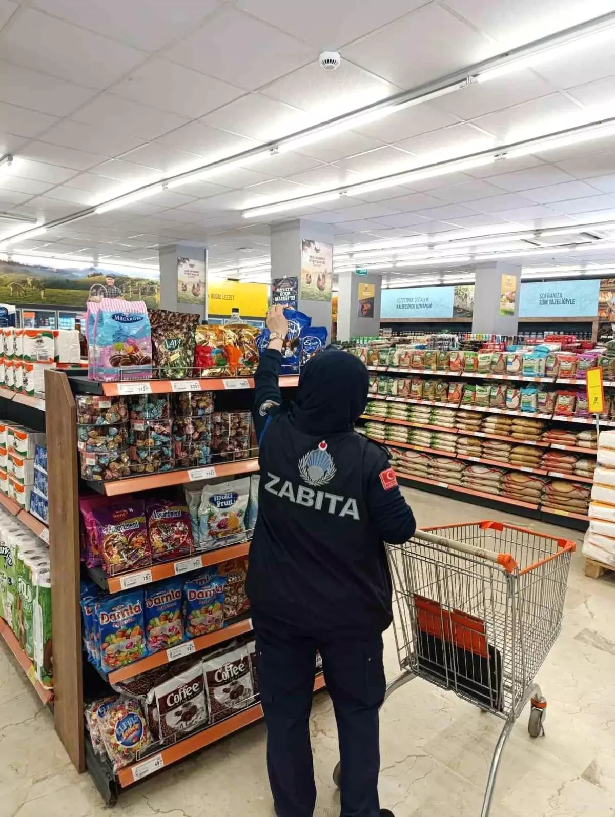 Kocaeli\'de Zabıta Ekipleri Bayram Öncesi Denetimlerini Sıklaştırdı