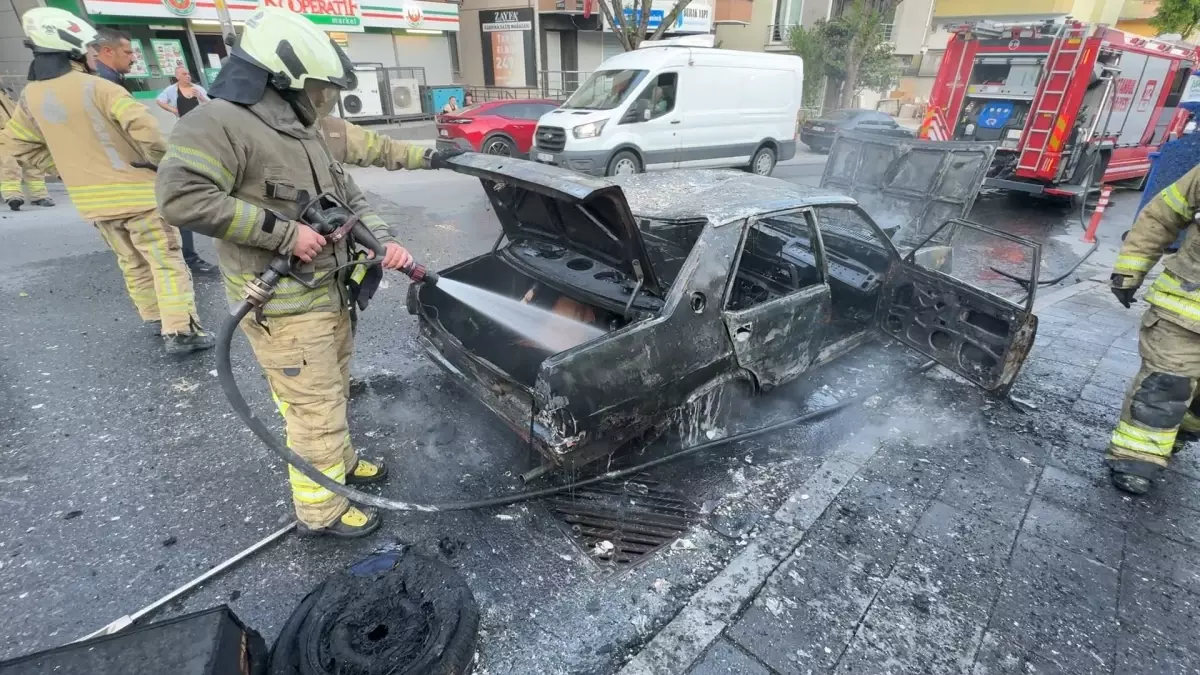 Avcılar\'da Otomobil Yangını