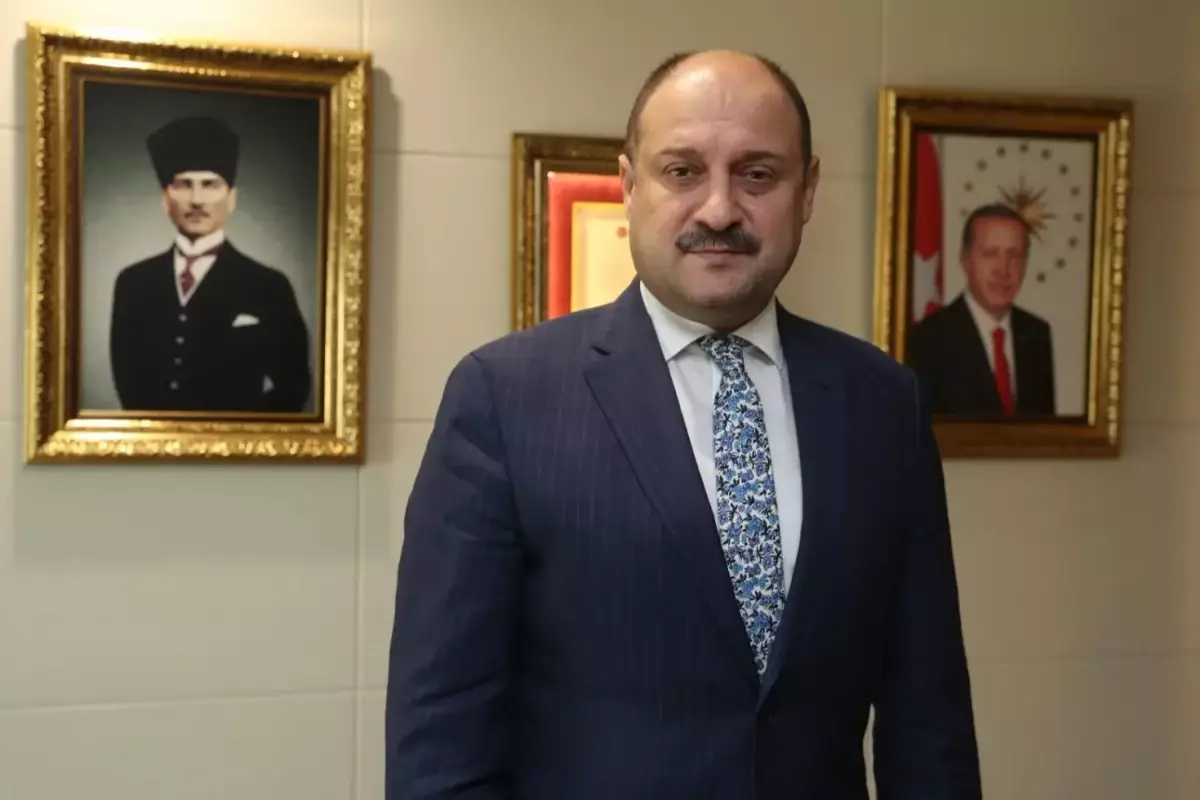 Başkan Gülpınar\'dan esprili yanıt: Tüm kabahat temizlik müdüründe ama...
